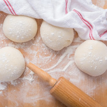 Pizzateige aus Pizzamehl von der Schustermühle