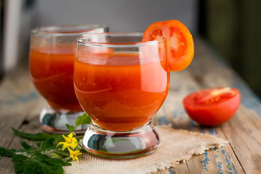 Tomatensaft mit Ölmühle Bayreuth Leinöl
